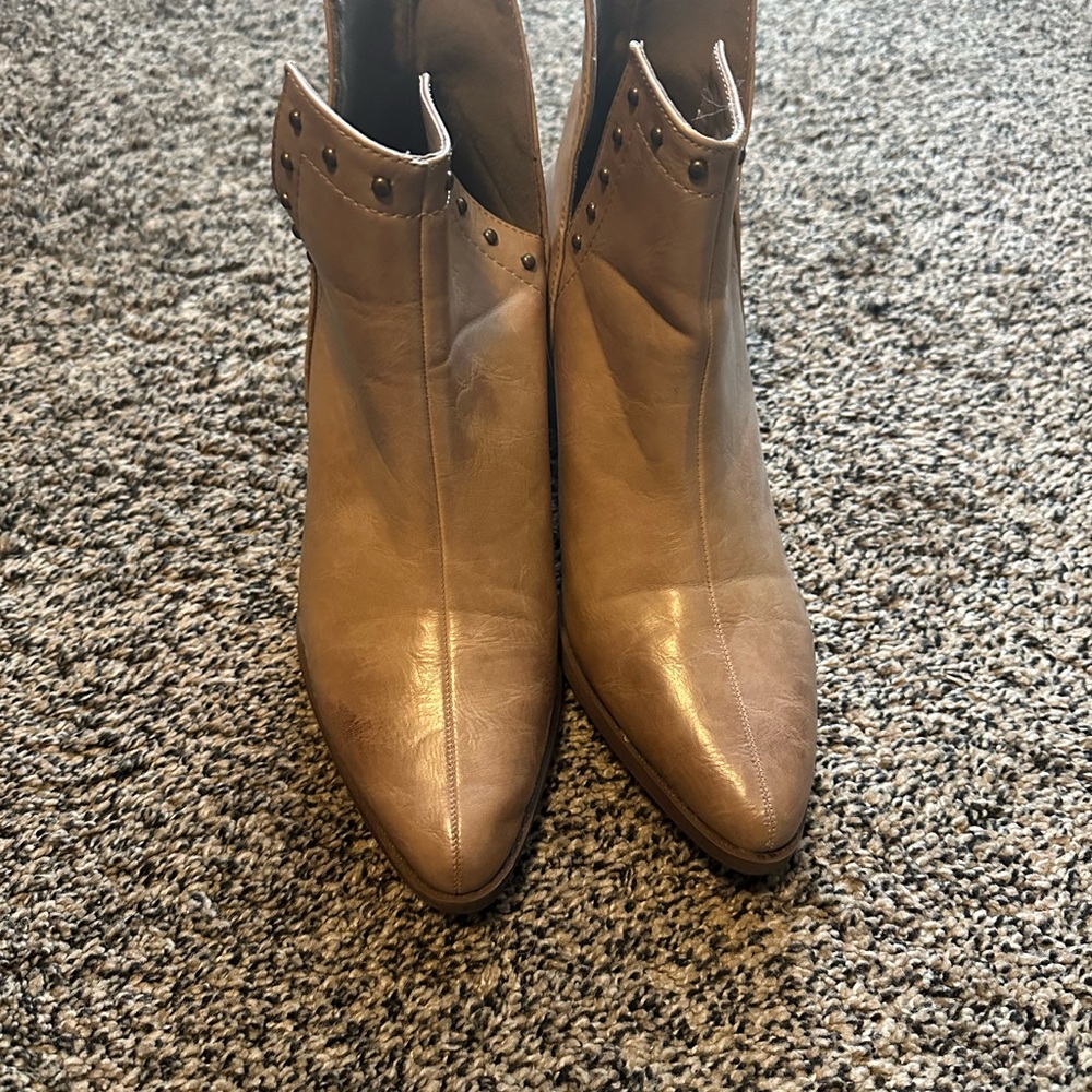 Stylish Tan Ankle Boots